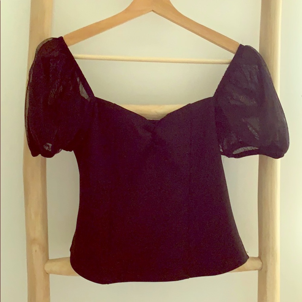 Black puff sleeve top